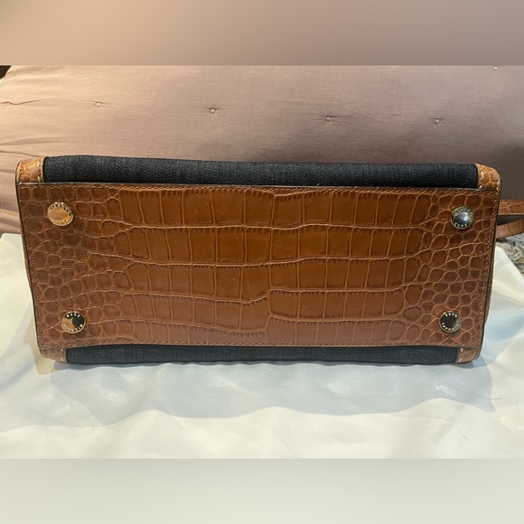 Authentic Michael Kors Purse. - Picture 6 of 6